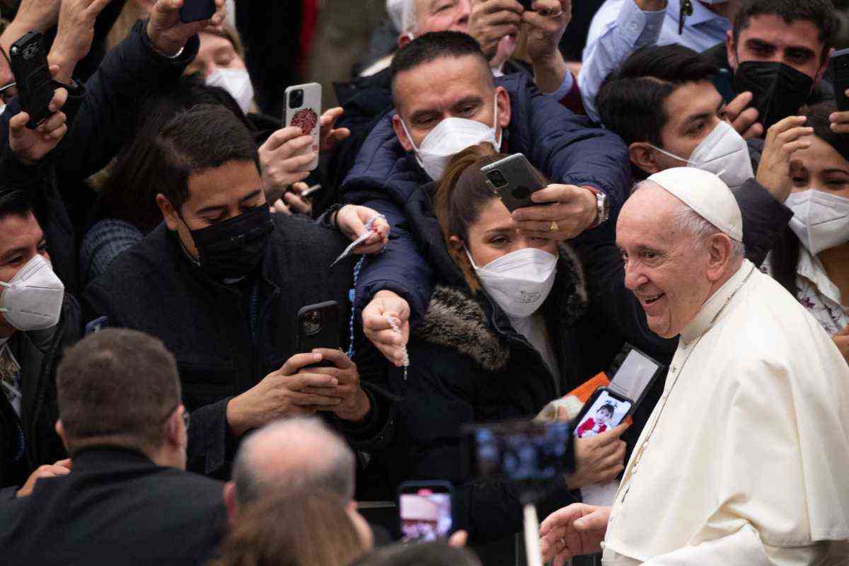 Papa Francesco incontra i fedeli